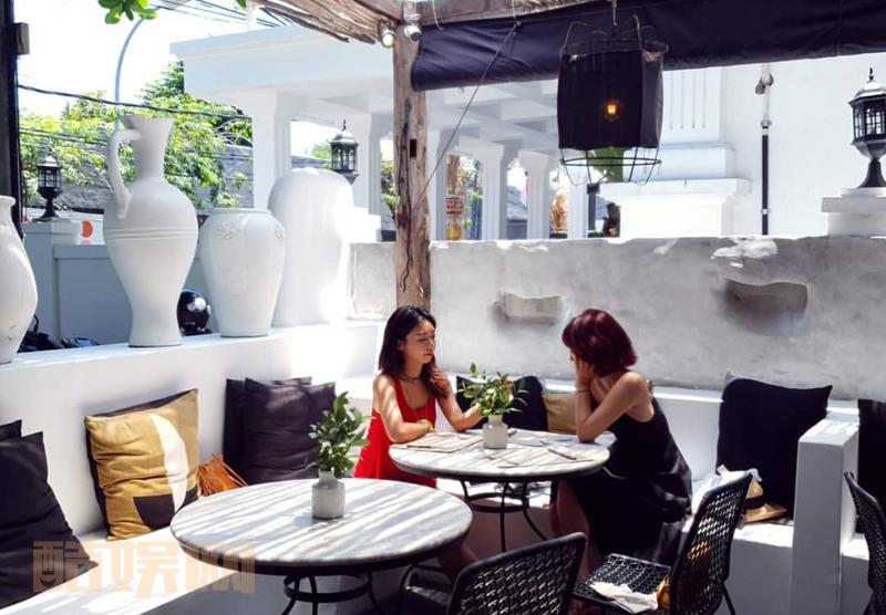 #朴信惠[超话]# 相关ins更新图片早安鸭[太阳]