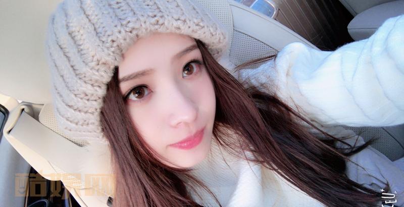 早上七点半起床来启东的海边零度大风穿裙子拍照，这大概是我今年最拼的一天(*☻-☻*)第一次见到海边有恐龙，还这么大一只&hellip; 感觉有二三十米。