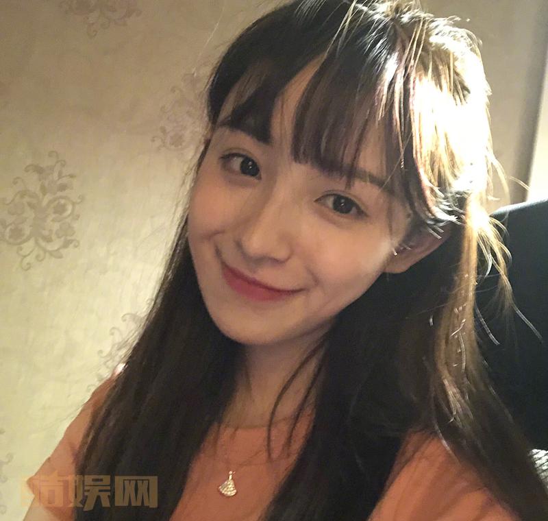 呀 最近的照片 拼拼凑凑够九张～( &acute;▽` ) 