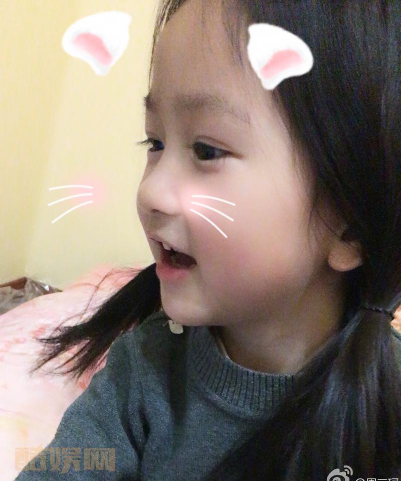 一看大头儿子就不让我拍照了，哼！说好的最爱姨姨呢！ 