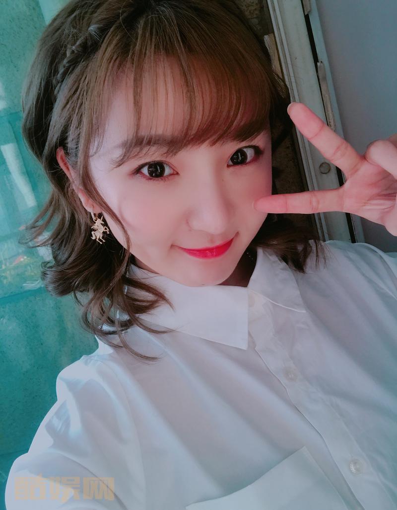 #你能双手握住自己的腿吗# 白霖终于变成瘦霖了