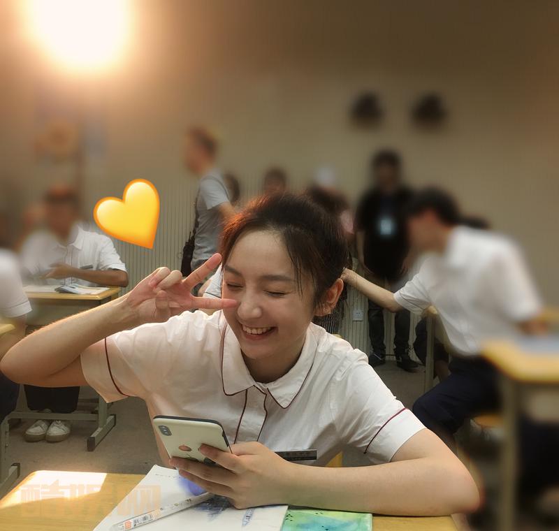 1.我送给导演的礼物2.独角兽很写实3.这是个驱蚊手环4.说实话不咋好吃还是爱辣条5.仙女6.凌霄飞车7.脚丫子8.到此一游振华你好9.啥也别说了夸 