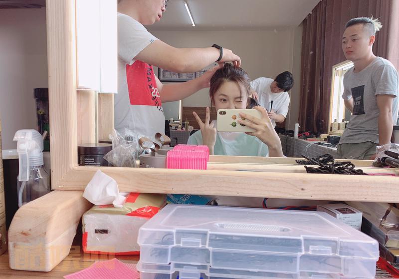 最近为什么总是消失呢...是因为我进组了...过几天惊喜放送 嘤嘤嘤