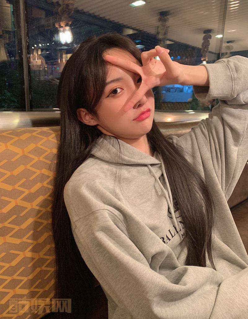 #我叫abbily[超话]#  中秋节快乐呀 昨天晚上吃月饼了嘛？ 