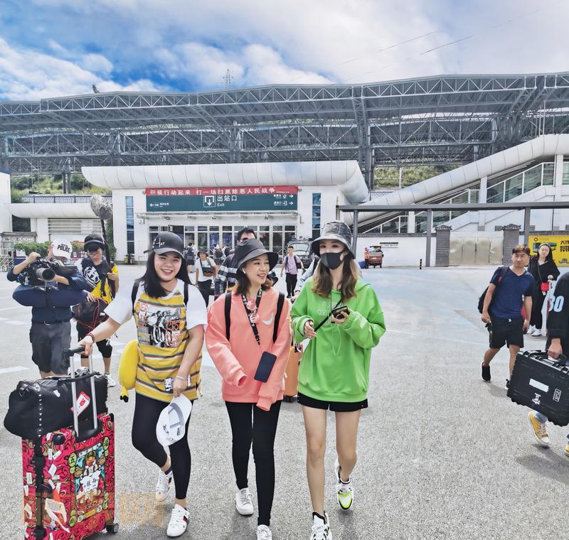 #薇娅的选品日记# 一路跋山涉水，从昆明到大理，再到今天的目的地 &mdash;&mdash; 国家级贫困县