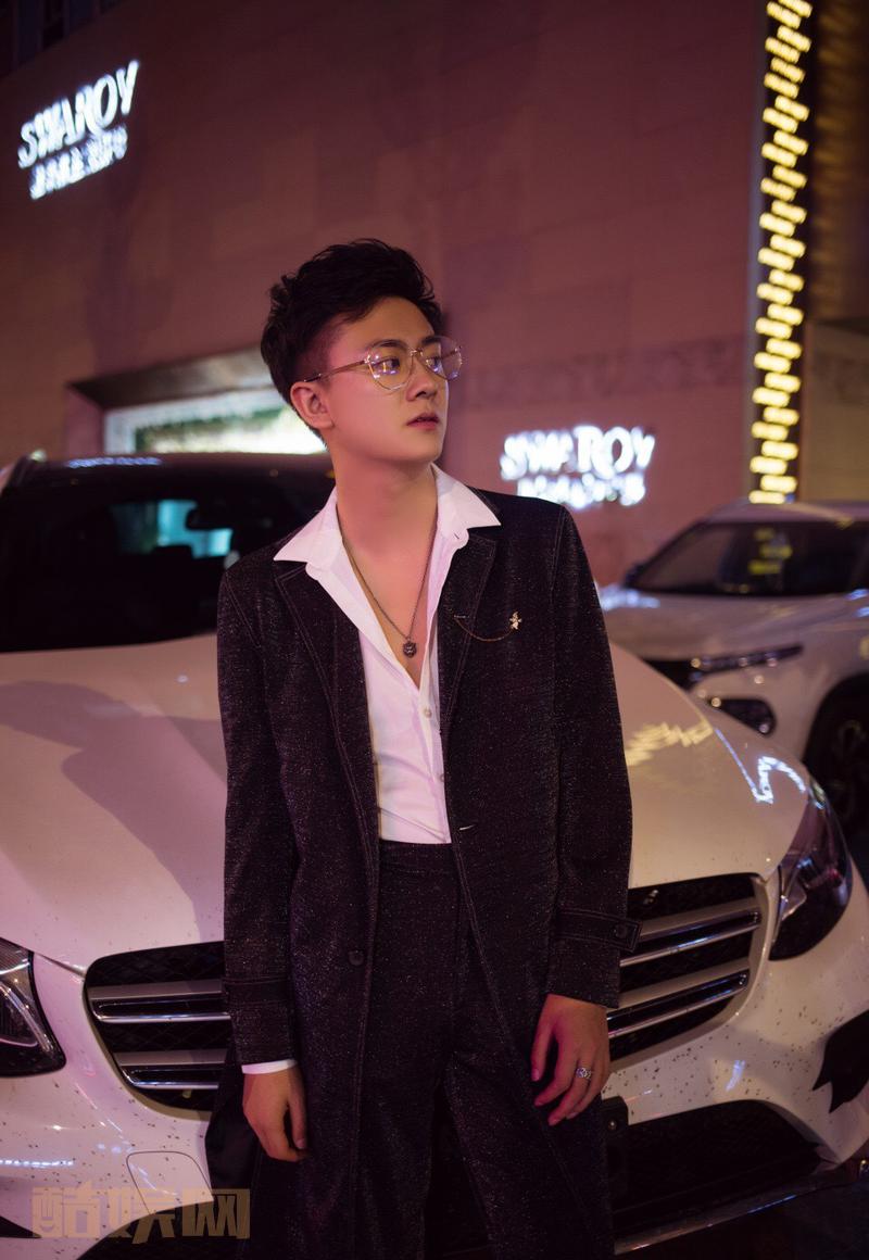 我是真滴帅.哎！ 