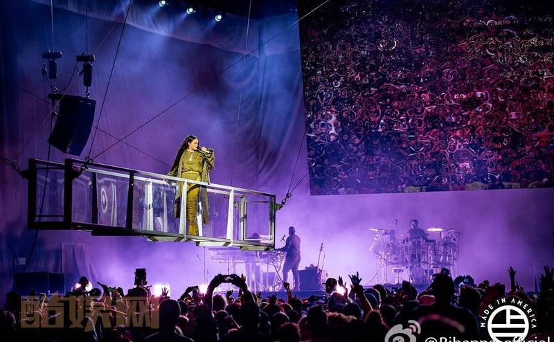 Made In America Fest that was so much fuuuunn!! Such a surreal feeling hearing you sing back to me! My family was in the house too! Thanks for an unbelievable night!! ⚓ 