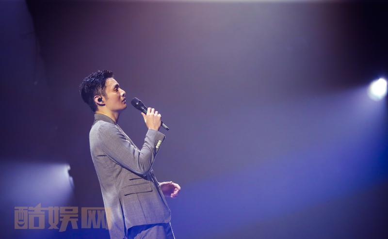 #李荣浩[超话]##李荣浩年少有为世界巡回演唱会# 济南站顺利结束啦，鲸鱼们宝宝们昨晚辛苦了，下一站年少有为见 @李荣浩 
