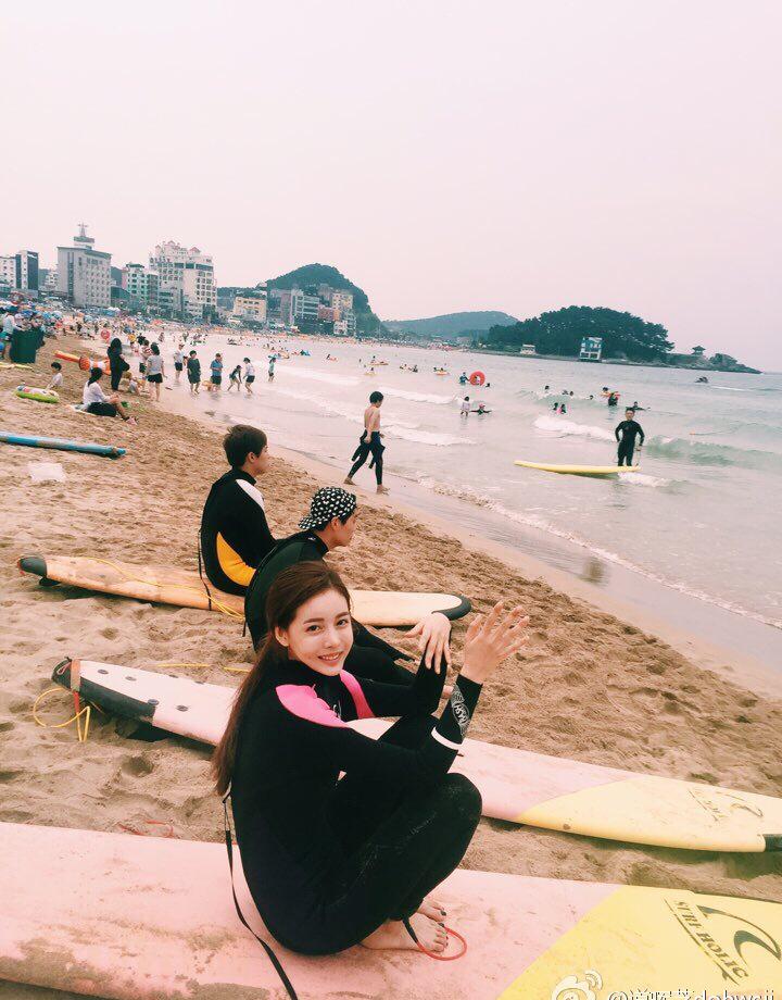 초딩친구랑 서핑（和小学同学一起冲浪） 