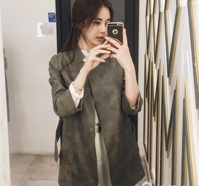 서울 많이 쌀쌀해 졌어～덕분에 니트랑 코트 입을 수 있넹!! 다들 나처럼 따뜻하게 입고 다녀 감기걸리지마~~最近首尔变冷啦冻成狗，但是终于可以穿毛衣外套啦！大家注意保暖咯 