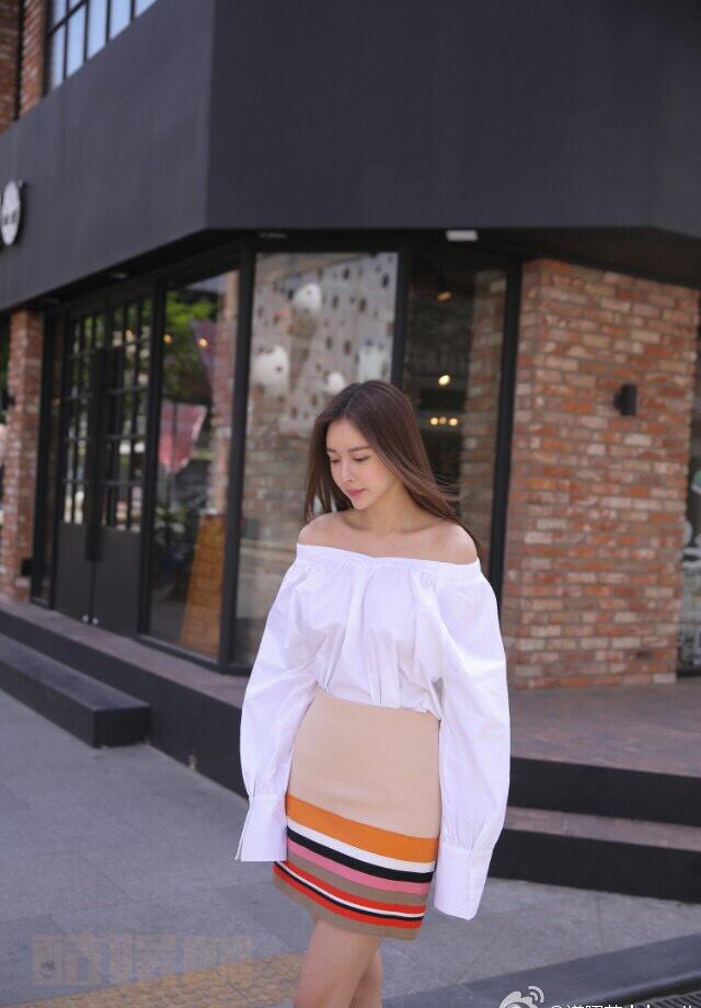 最近天气好好，可以穿新衣出门啦！听说昨天首尔弘大昨天晚上塞爆了人！你们都在哪里玩呢？오늘 서울 날씨 너무 좋아용! 이제 신상입고 나가서 신나게 놀수있어요!  어제 밤 홍대에 사람 너무 많아서 터져나간다는데 여러분은 다 어디서 놀고 있나여? 韩国&middot;首尔 