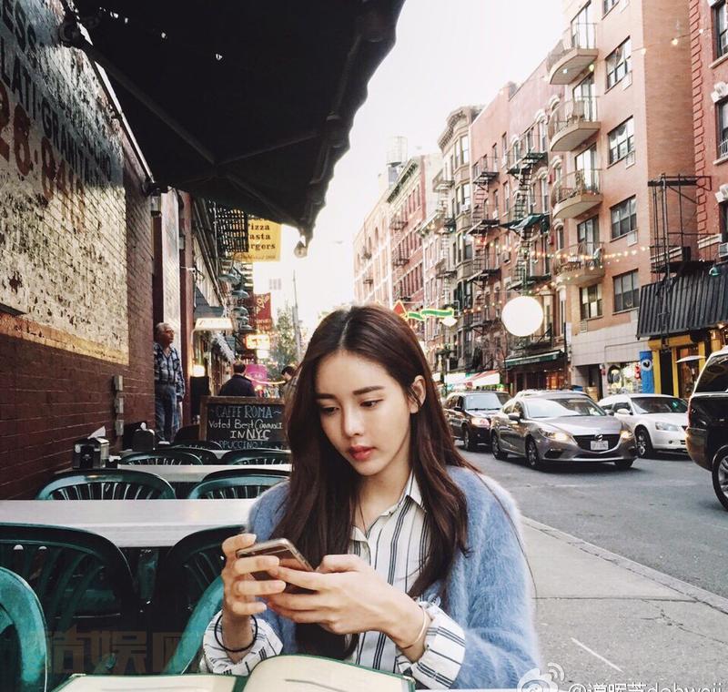 뉴욕여행기3탄!뉴욕 넘 추운데  사진빨을 위한 맨다리! 내가 쓰고있는 캠어플은#snapseed# 옷은 내가 직접 겟한거 번역은 친구가 직접 해줬엉