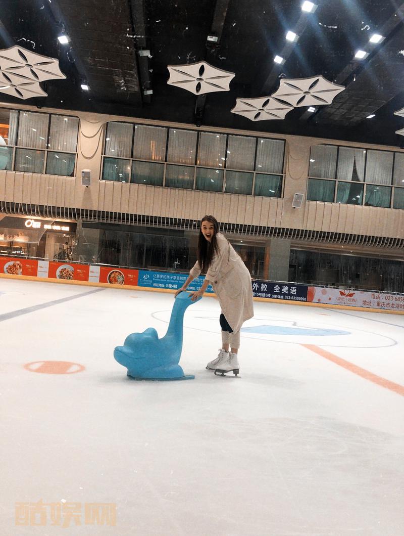 今天在这里拍东西、好久没有滑冰⛸️ 已经不会了哈哈 