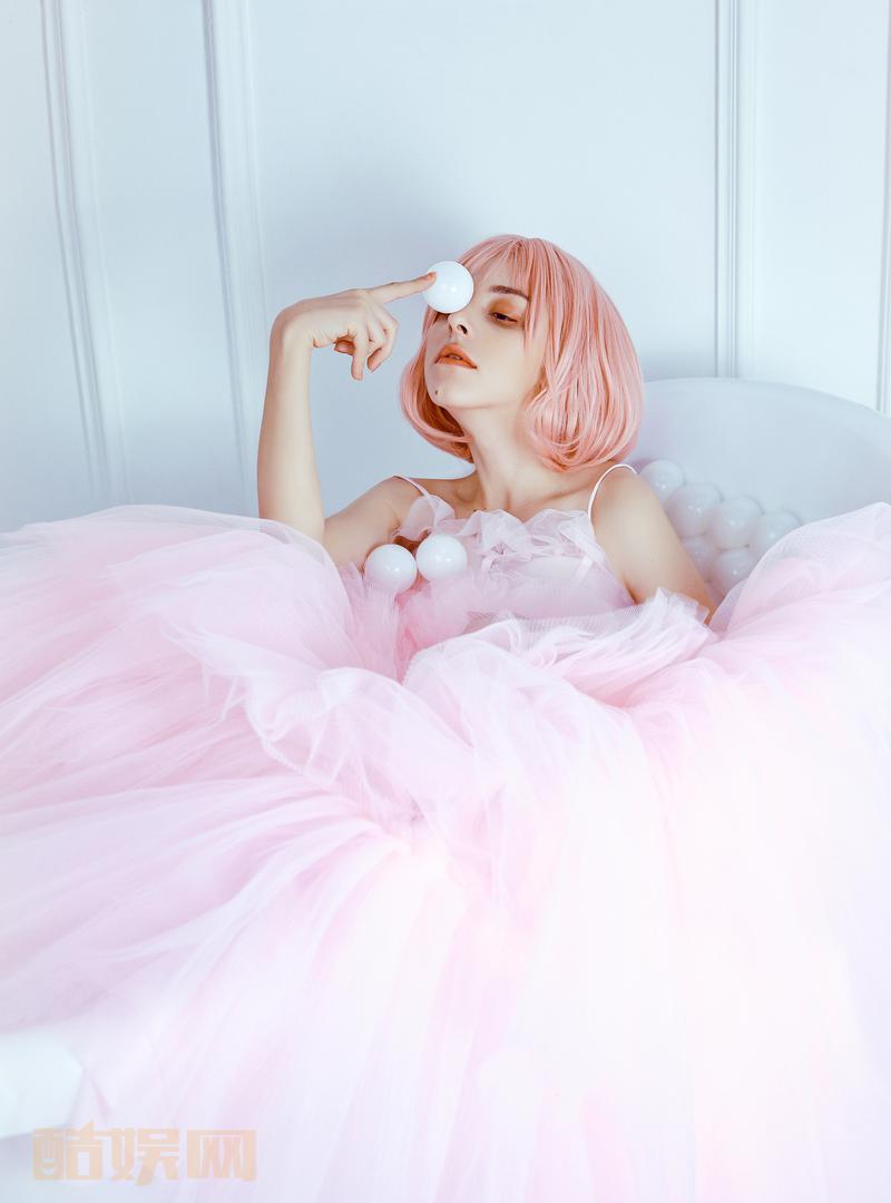 Tell me a<em></em>bout love . Photographer@王艺萌- 