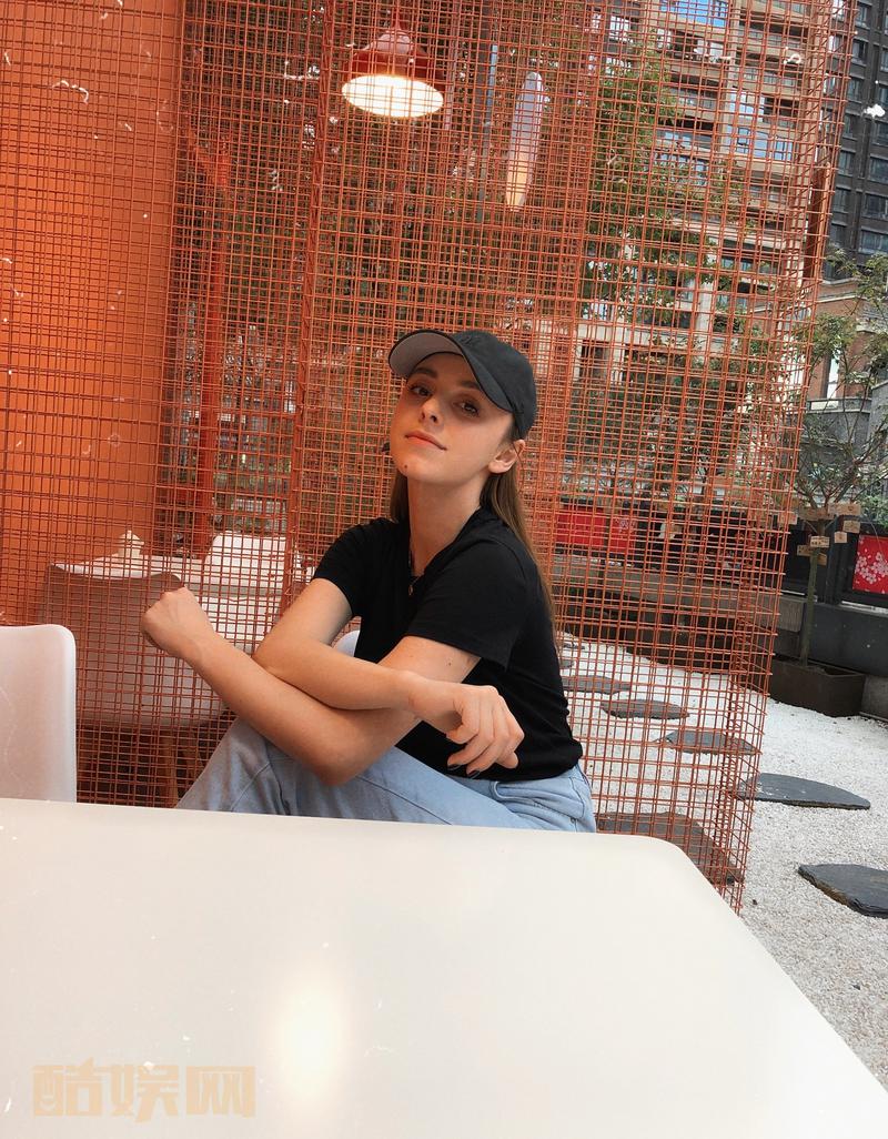 New day, new weekend , new beginning . 祝大家新的一周快乐、加油呀 。 早❤️❤️❤️ 