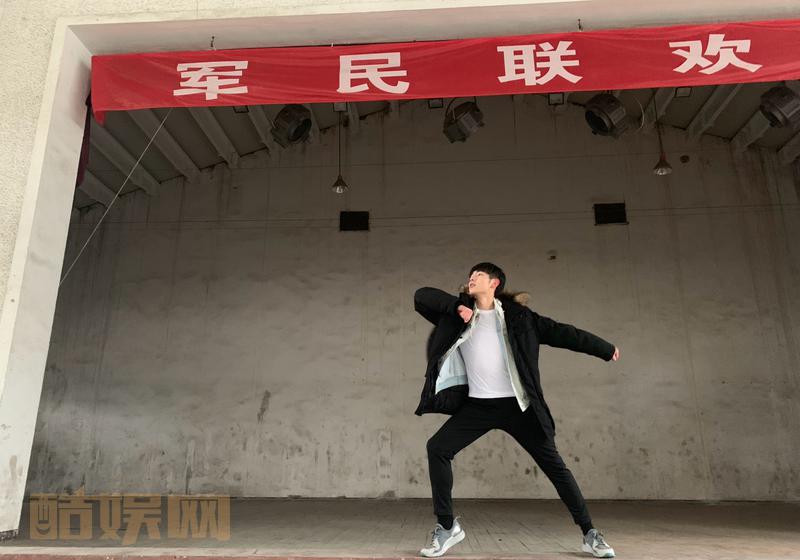 老弟今天团结拼搏奋发图强。 