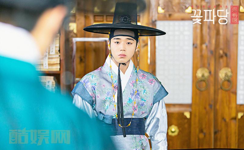 #朴志训[超话]# [心] #朴志训花党高英洙# 【图片】191015 jtbc更新朴志训相关9Psolo不运回存钱罐：Aijs3jcO浪漫2020年台历代购：AimOwta9〈花党〉新剧应援part 1：AiWPmBwG〈花党〉新剧应援part 2：AiEfeOmF〈花党〉新剧应援part 3：...全文