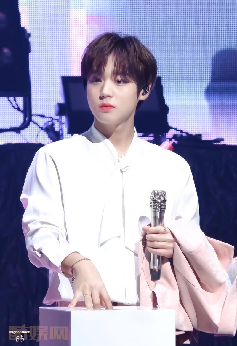 #朴志训[超话]# [心] #朴志训花党高英洙# 【高清】190407 大阪FM饭拍3Pcr. MignonHoonsolo不运回存钱罐：Aijs3jcO浪漫2020年台历代购：AimOwta9〈花党〉新剧应援part 1：AiWPmBwG〈花党〉新剧应援part 2：AiEfeOmF〈花党〉新剧应援part 3：...全文