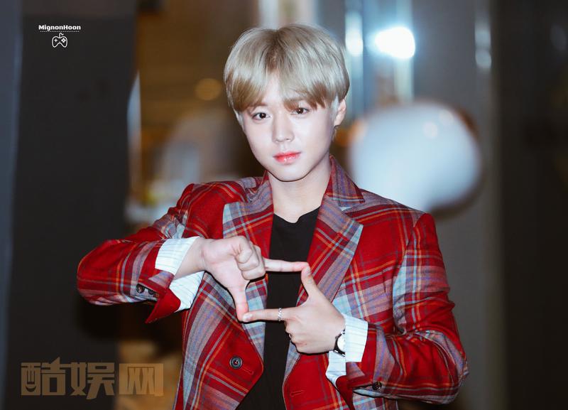 #朴志训[超话]# [心] #朴志训花党高英洙# 【高清】191011 <花党>杀青宴饭拍4Pcr. @Migno<em></em>nHoon solo不运回存钱罐：Aijs3jcO可可训改地址：AimOwtaN浪漫2020年台历代购：AimOwta9〈花党〉新剧应援part 1：AiWPmBwG〈花党〉新剧应援part 2：...全文