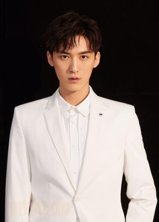 常喆宽帅气写真