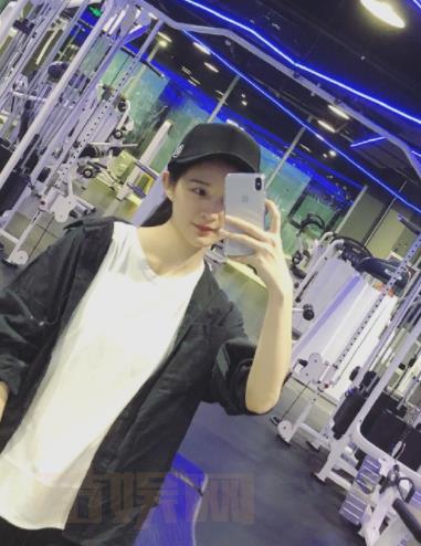 陈丹婷运动健身照