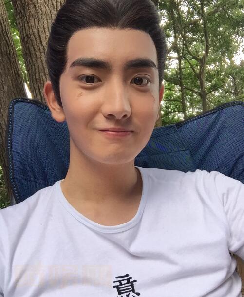 陈烨林幕后片场照