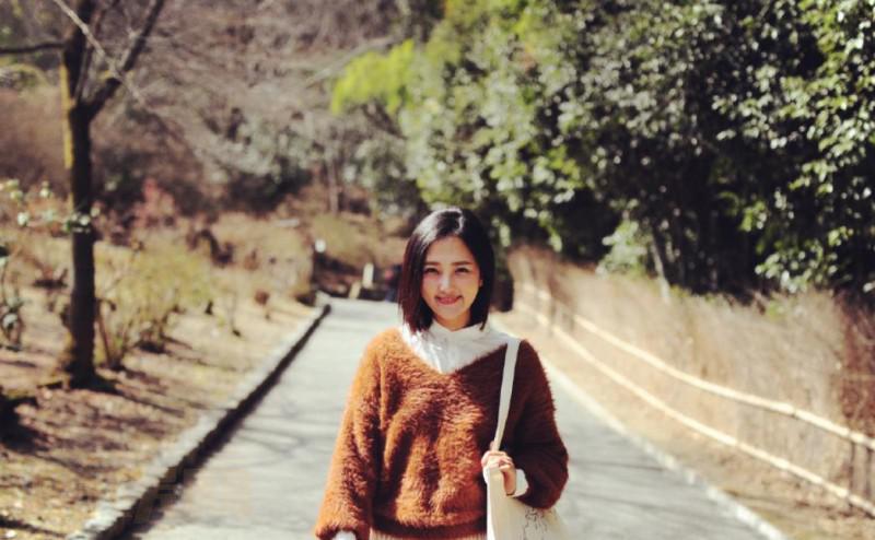 杜沁怡个人资料简介 杜沁怡户外写真