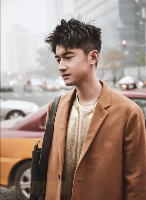 高广泽街拍大片