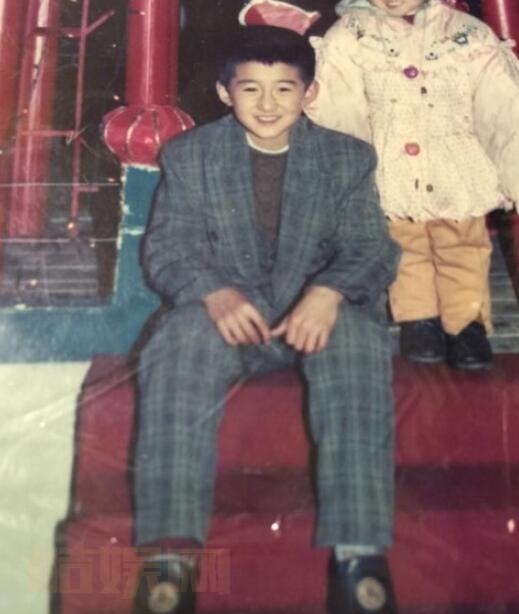 高广泽童年照