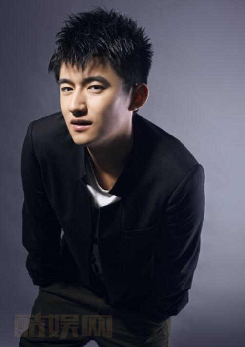 高广泽早期青涩照