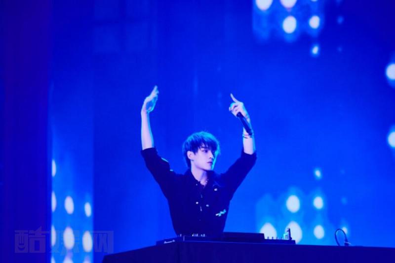 姚琛舞台节目照