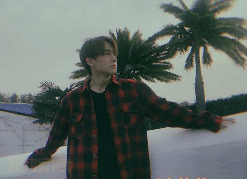 姚琛户外休闲照