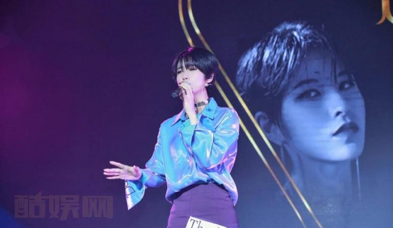 关凯元个人资料简介 关凯元演唱会现场照