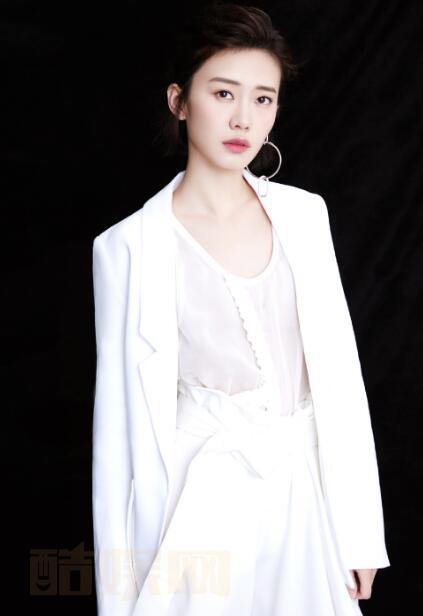 郭姝彤气质写真