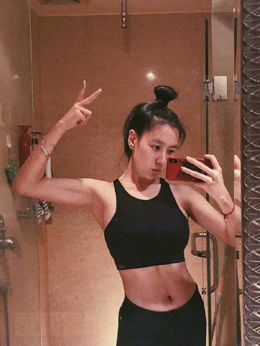 韩春南运动健身照