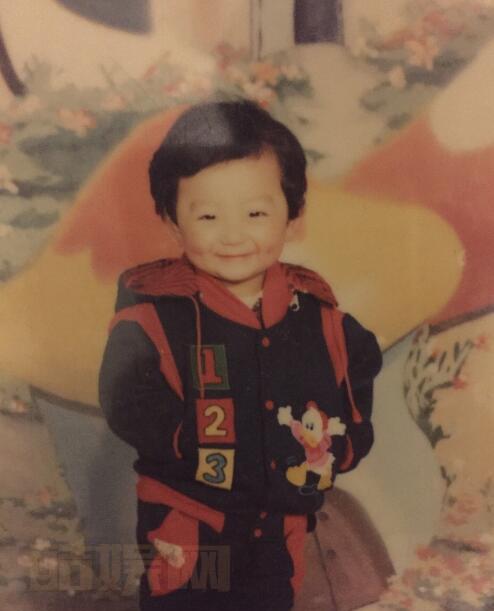 郝帅童年照