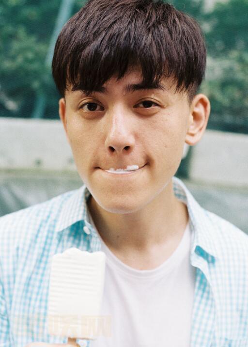 赫雷青春街拍写真