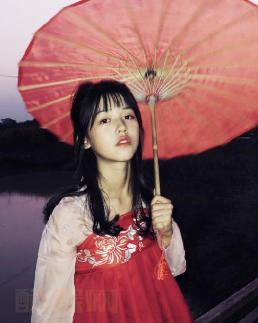 贺雅婷中国风写真