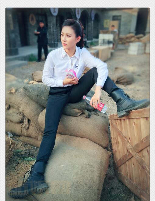 侯梦瑶幕后片场照