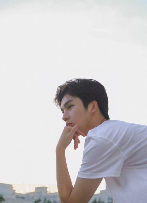 姜竣瀚街拍写真