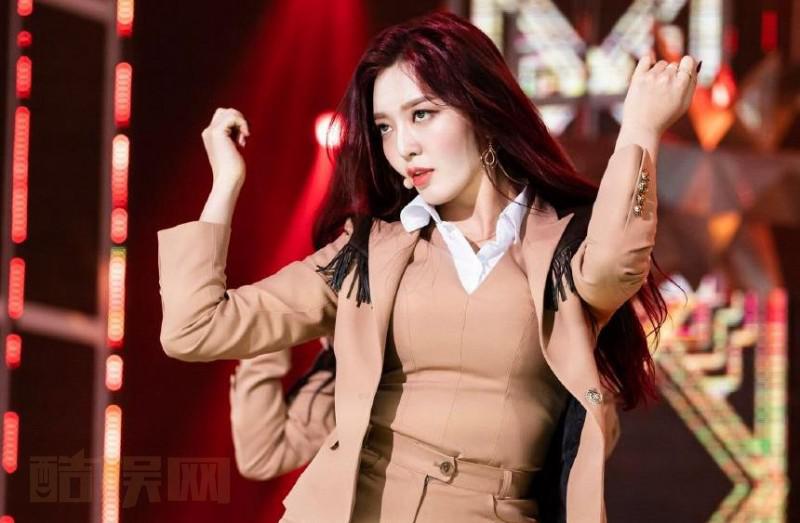 金澯美个人资料简介 金澯美演唱会现场照