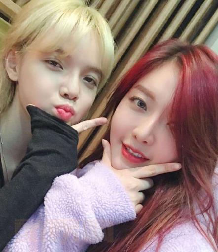 金澯美与人合照