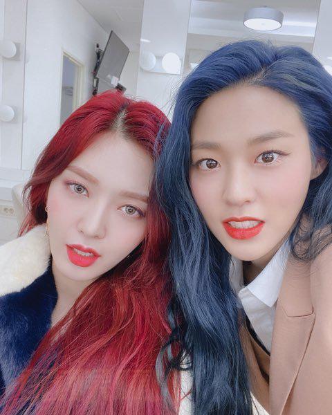 金雪炫与人合照