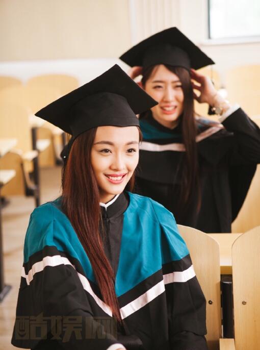 李柏蓉毕业照