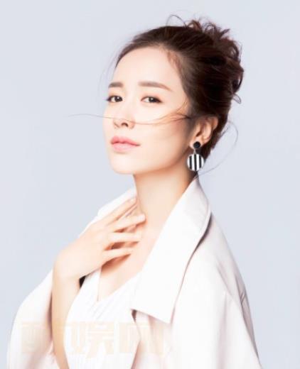 李春嫒甜美气质写真