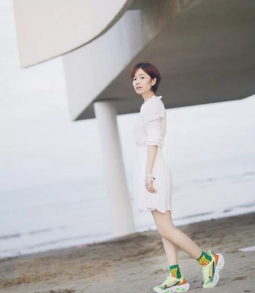 李春嫒户外写真