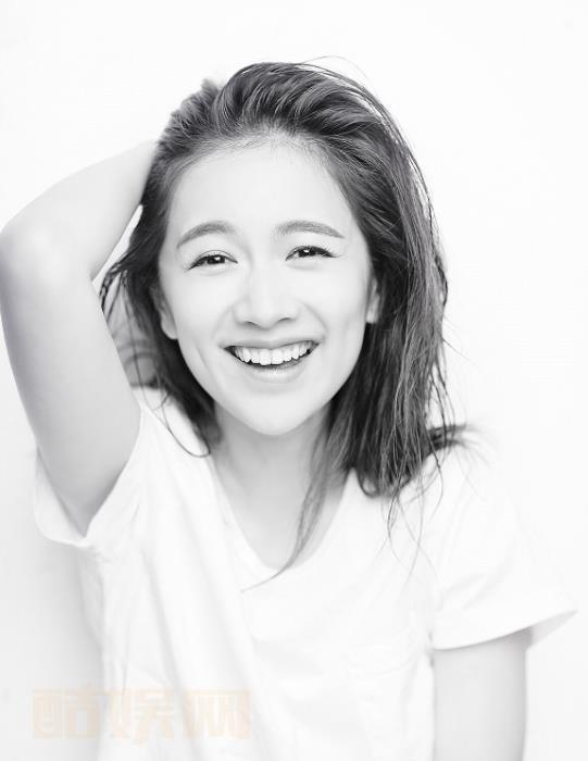 李春嫒黑白系列写真