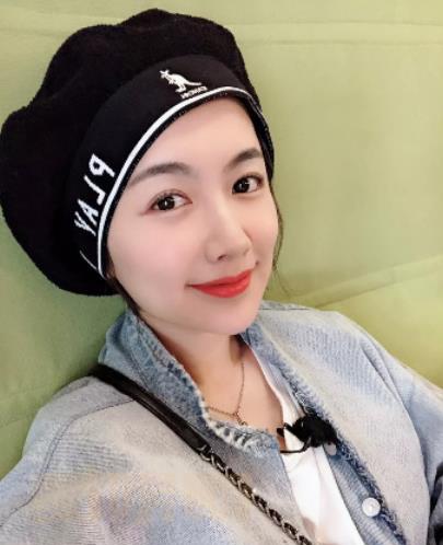 李春嫒自拍照