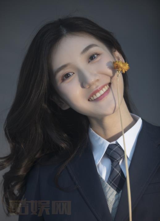 李思睿校服写真