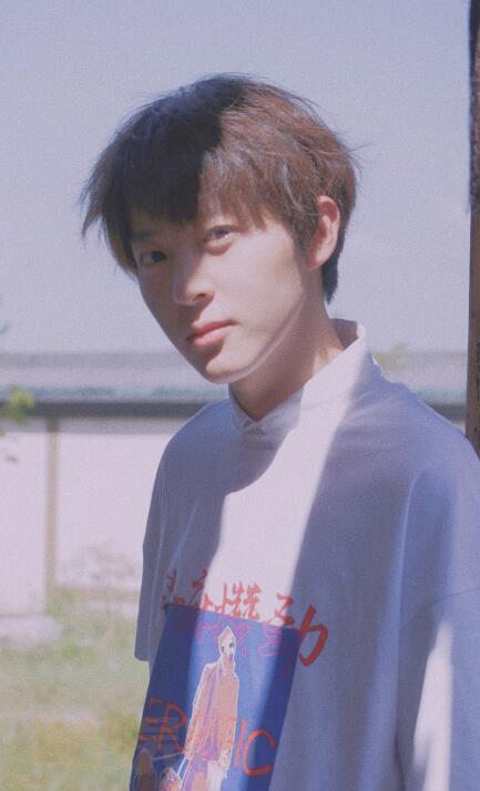 刘胤君街拍写真